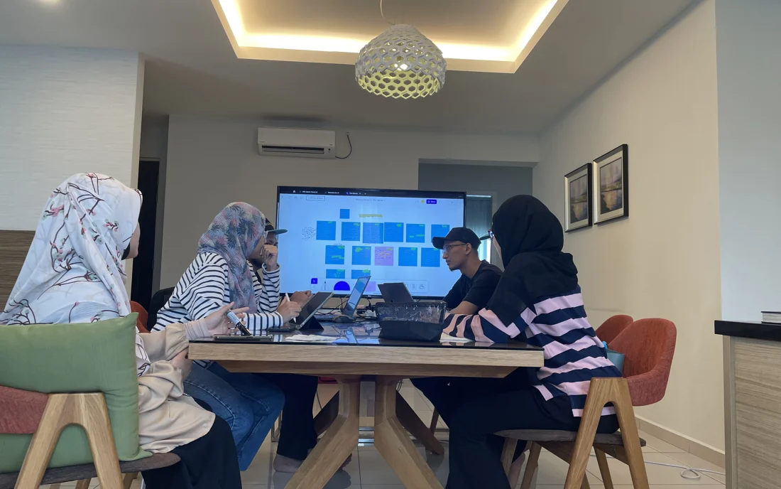 A live roadmapping session with a client, mapping the plan on screen